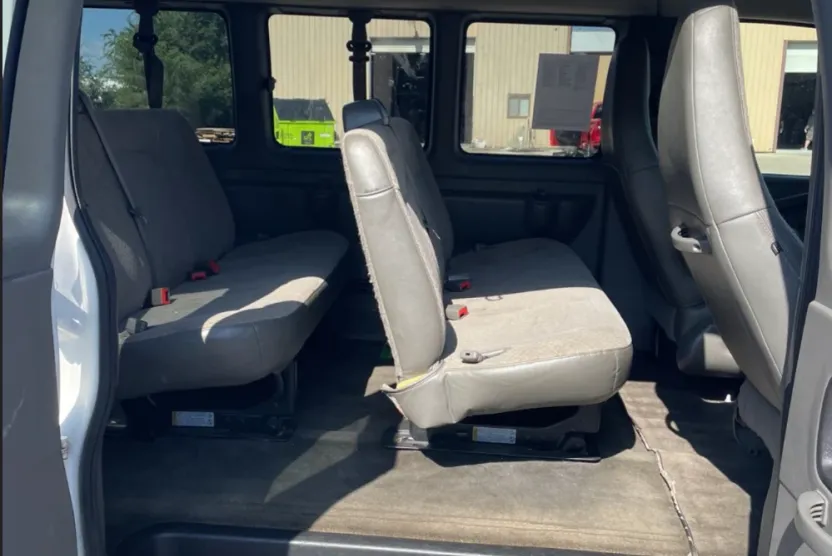2016 Chevrolet Express LT 3500 photo 1