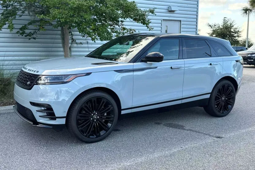 2026 Land Rover Range Rover Velar P250 Dynamic SE photo 1