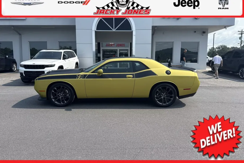 2021 Dodge Challenger R/T photo 1