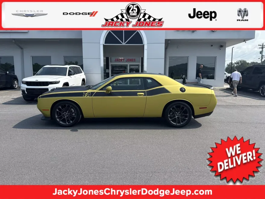 2021 Dodge Challenger R/T photo 1