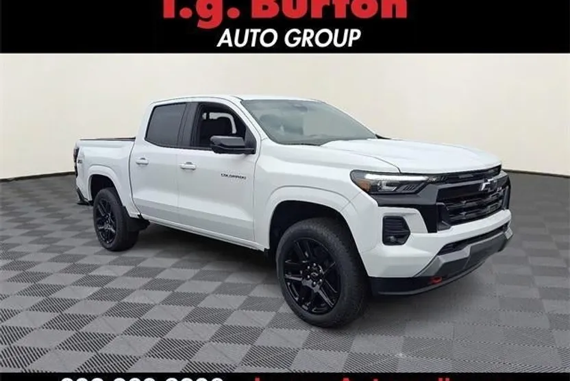 2025 Chevrolet Colorado Z71 photo 1