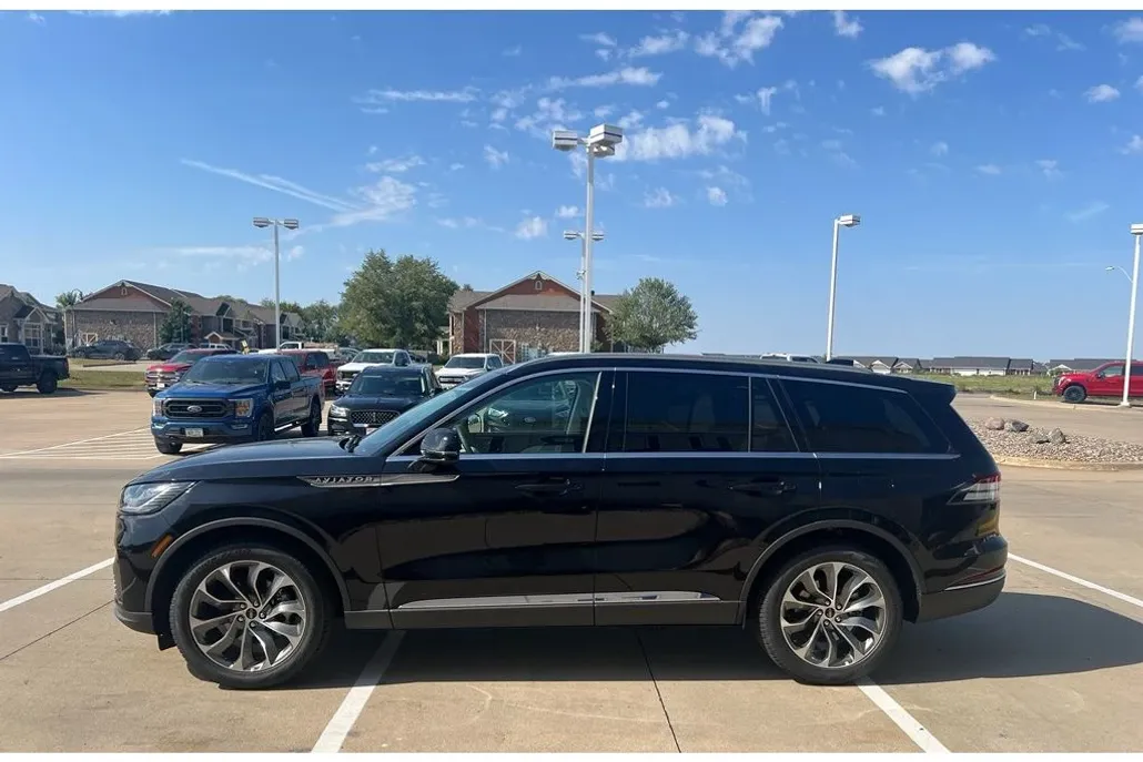 2025 Lincoln Aviator Premiere photo 1