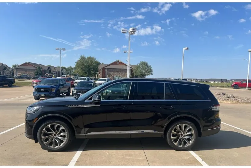 2025 Lincoln Aviator Premiere photo 1