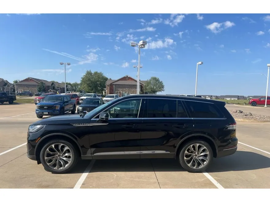 2025 Lincoln Aviator Premiere photo 1