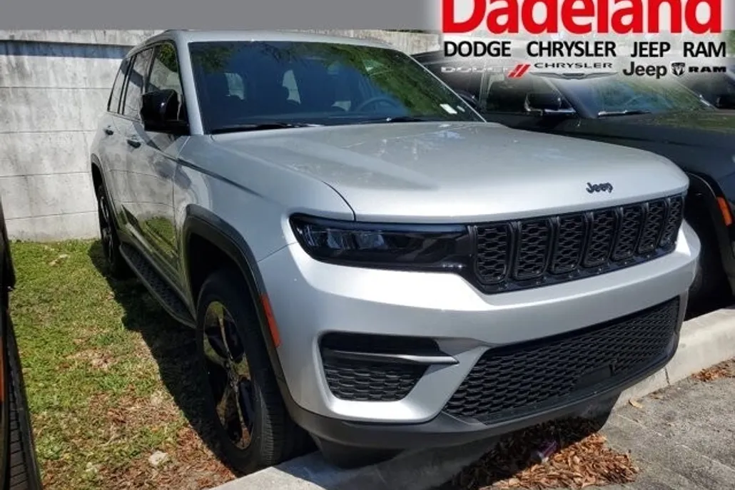 2024 Jeep Grand Cherokee Altitude photo 1
