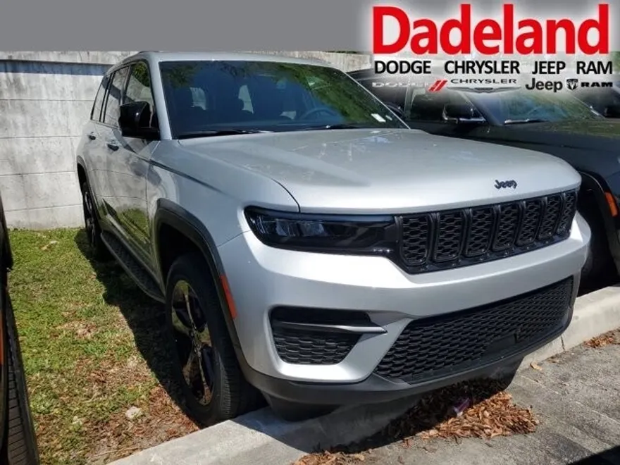 2024 Jeep Grand Cherokee Altitude photo 1