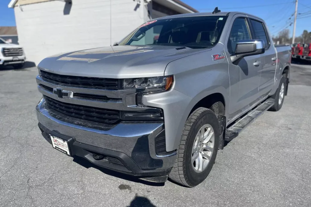 2020 Chevrolet Silverado 1500 LT photo 1