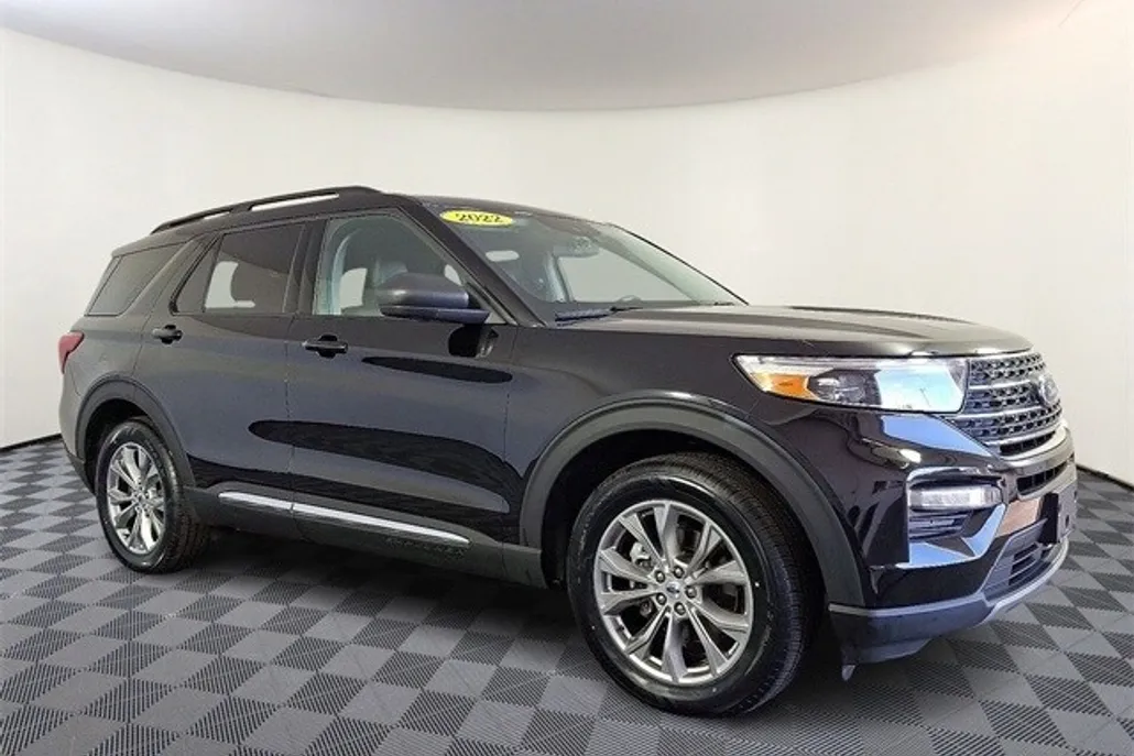 2022 Ford Explorer XLT photo 1