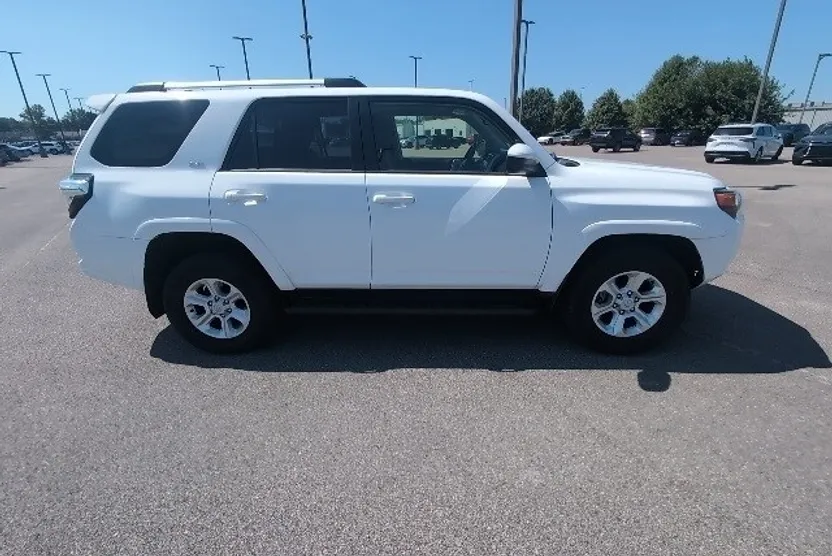 2024 Toyota 4Runner SR5 photo 1