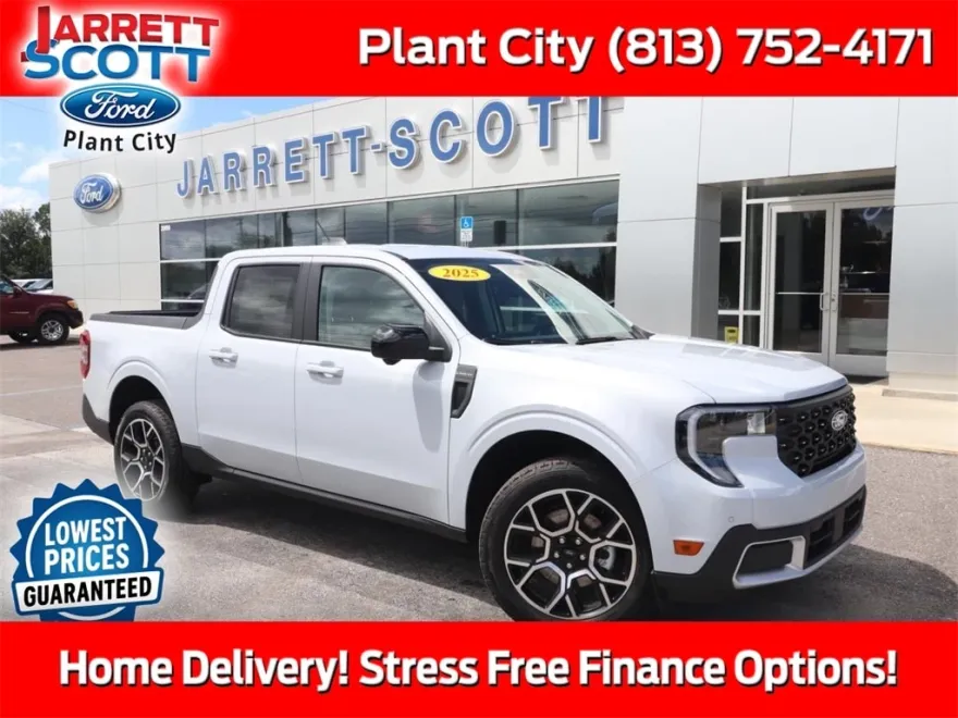 2025 Ford Maverick Lariat photo 1