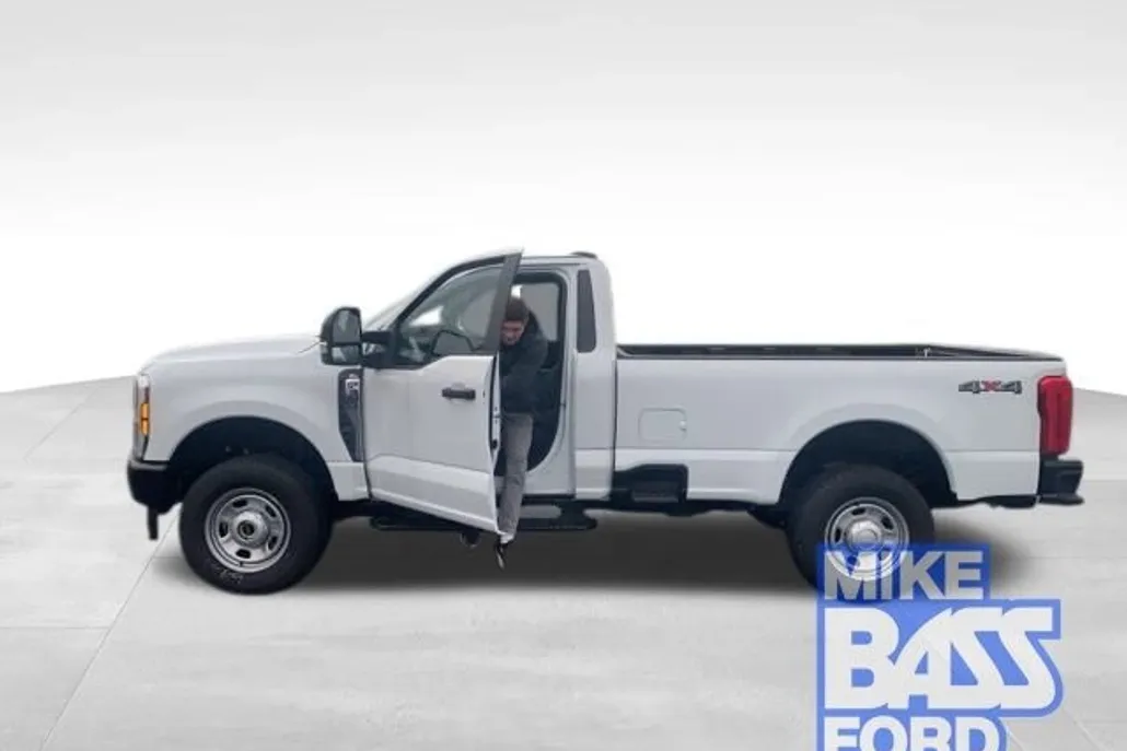 2024 Ford F-350 XL photo 1