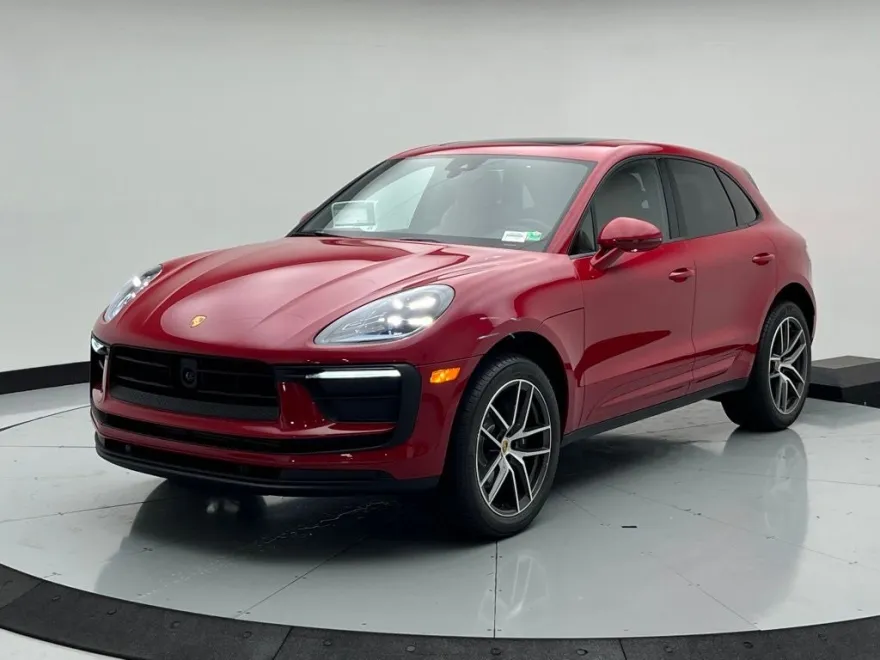 2025 Porsche Macan Base photo 1