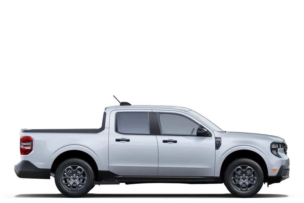 2025 Ford Maverick XLT photo 1