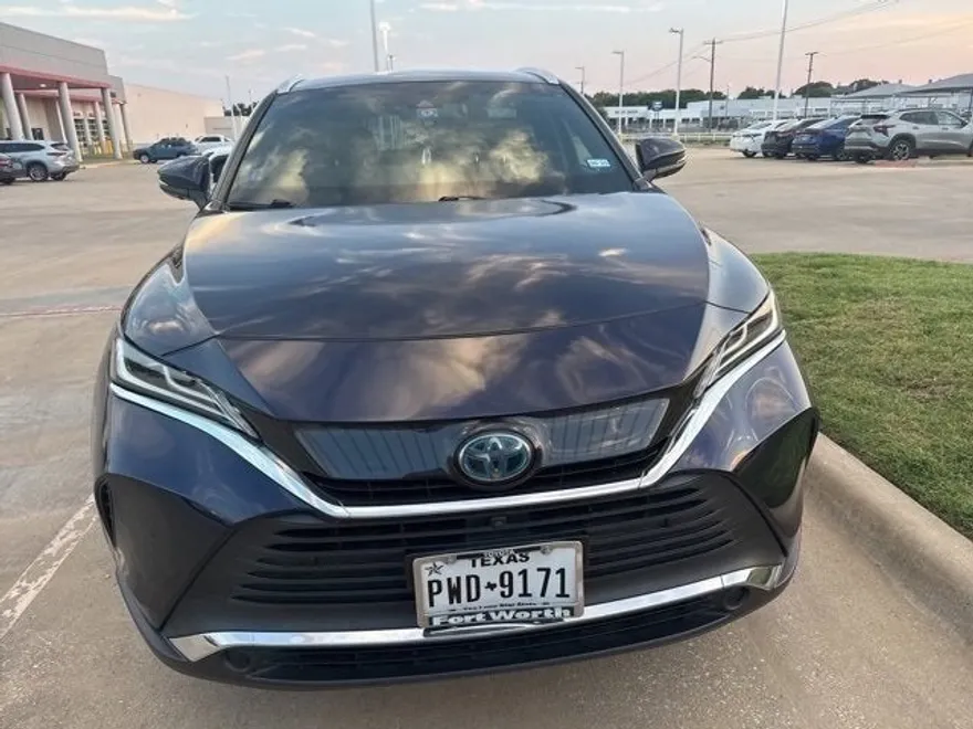2021 Toyota Venza Limited photo 1