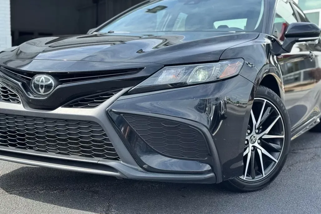 2023 Toyota Camry SE photo 1