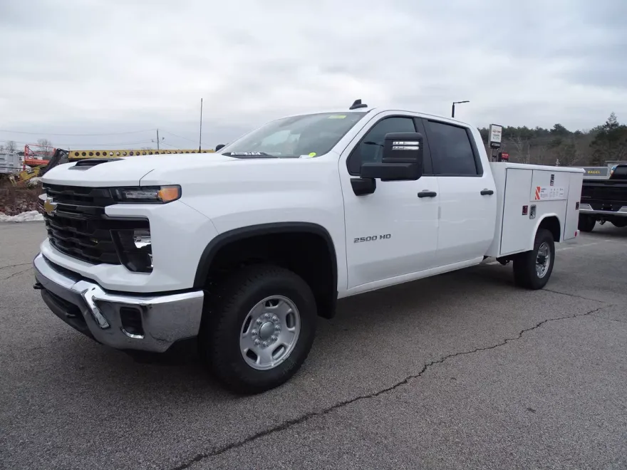 2024 Chevrolet Silverado 2500HD photo 1