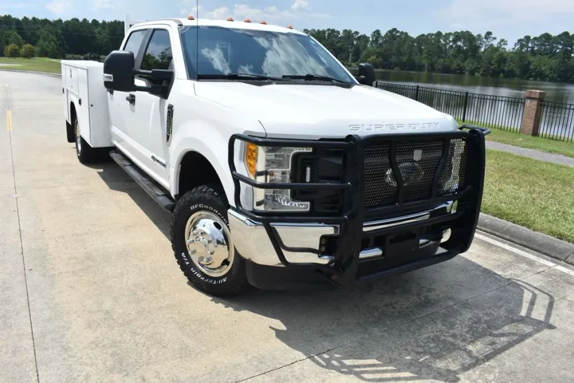 2017 Ford F-350 XL photo 1