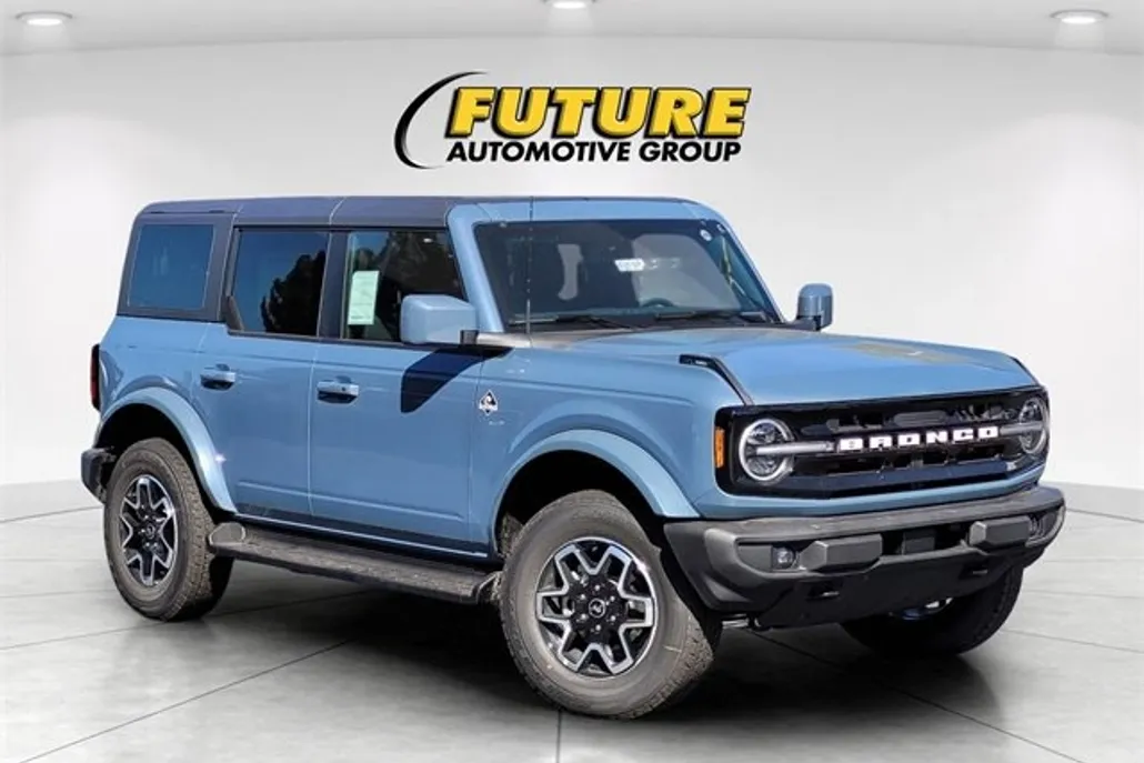 2025 Ford Bronco Outer Banks photo 1