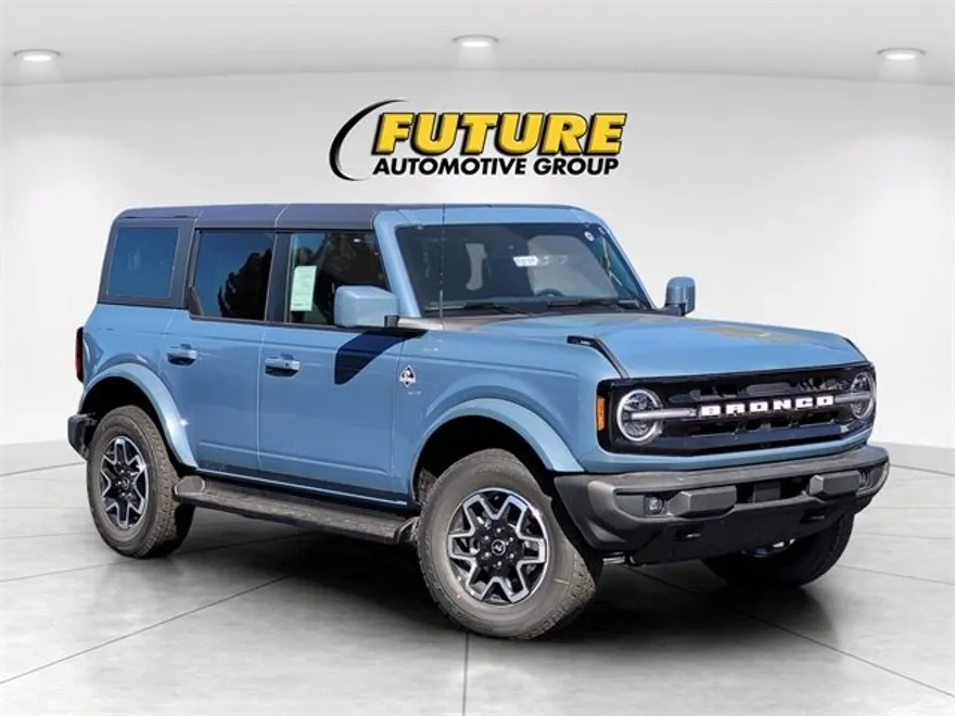 2025 Ford Bronco Outer Banks photo 1