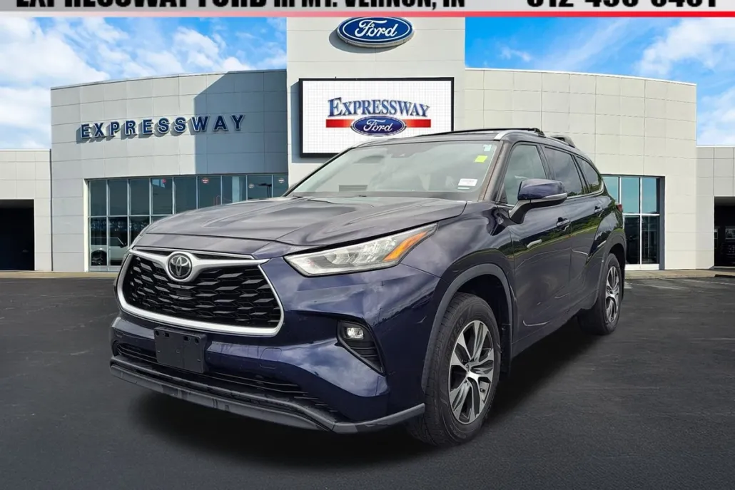 2020 Toyota Highlander XLE photo 1
