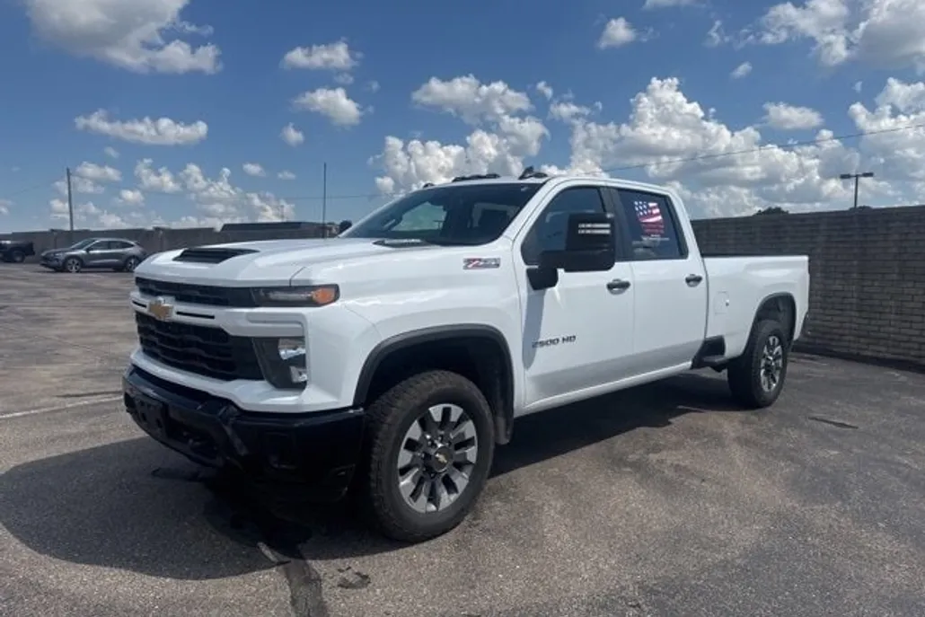 2025 Chevrolet Silverado 2500HD Custom photo 1