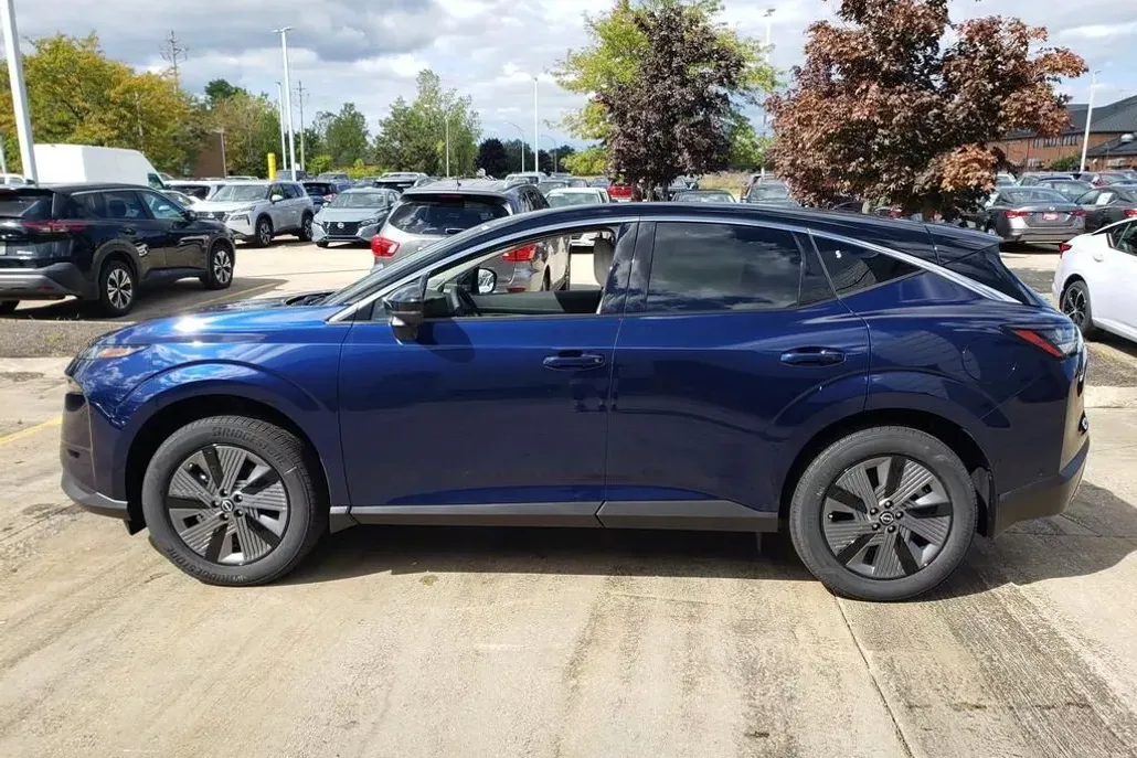 2025 Nissan Murano SL photo 1