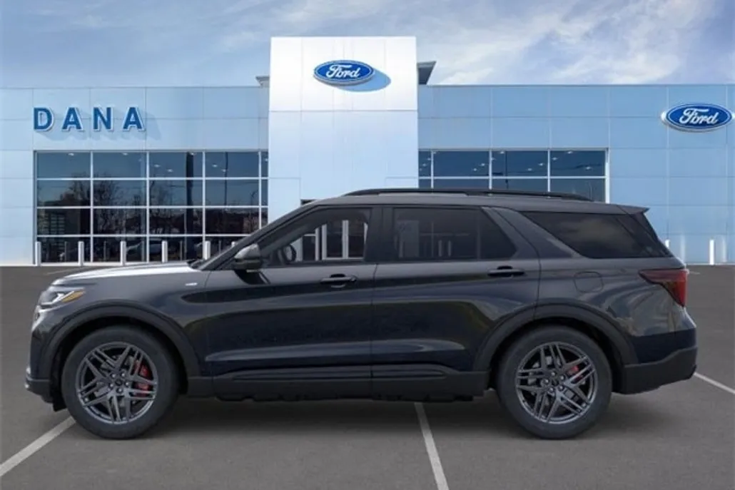 2025 Ford Explorer ST-Line photo 1