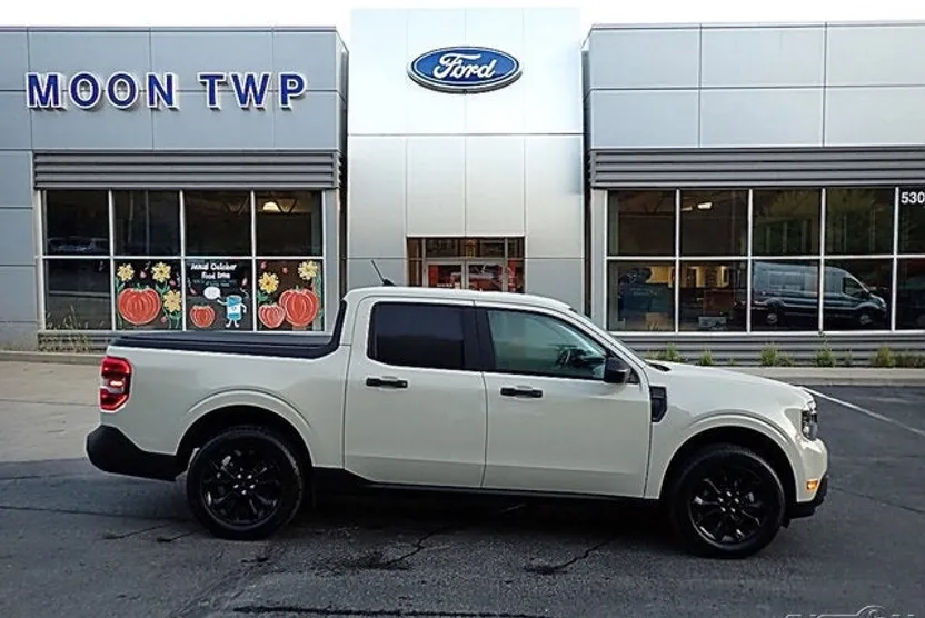 2024 Ford Maverick XLT photo 1