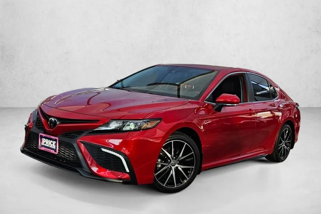 2024 Toyota Camry SE photo 1