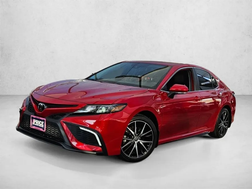 2024 Toyota Camry SE photo 1