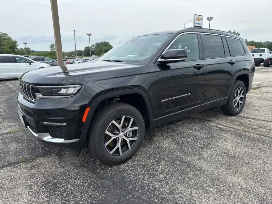 2024 Jeep Grand Cherokee Limited photo 1