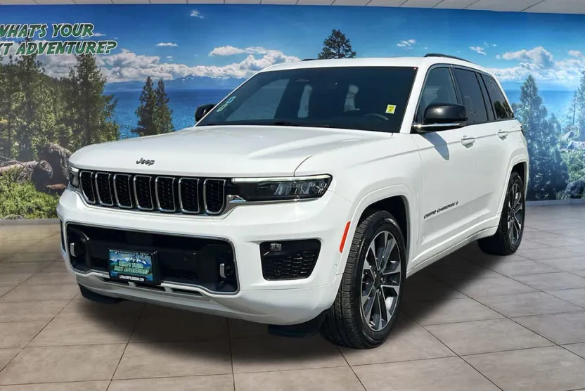 2024 Jeep Grand Cherokee Overland photo 1