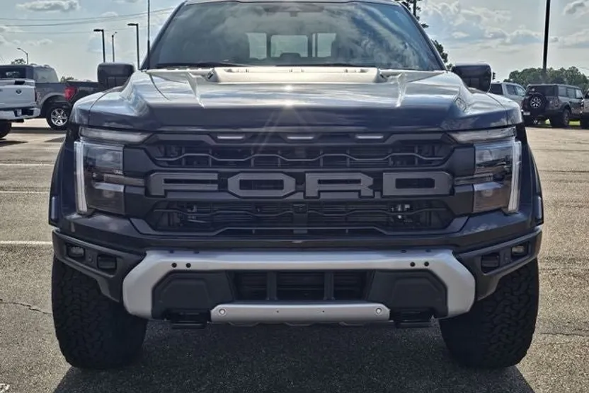 2025 Ford F-150 Raptor photo 1