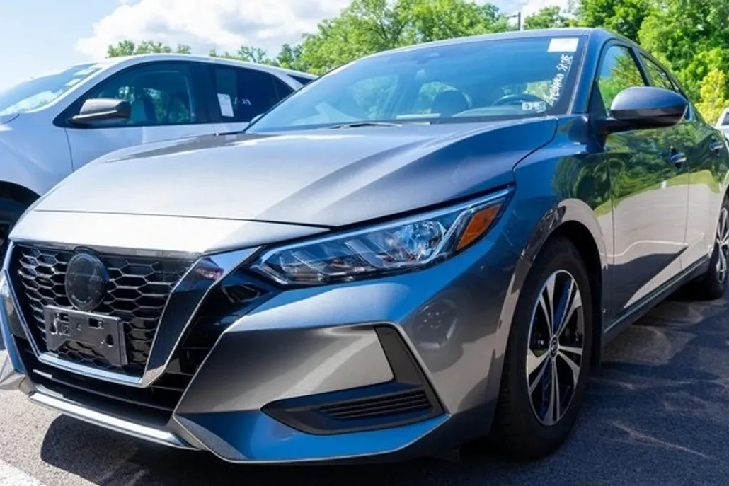 2022 Nissan Sentra SV photo 1
