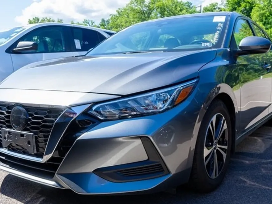 2022 Nissan Sentra SV photo 1