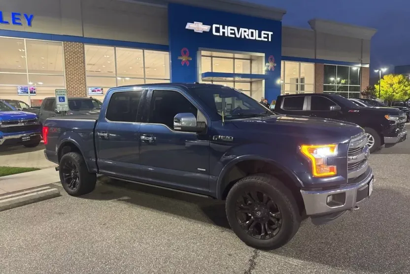 2016 Ford F-150 Lariat photo 1