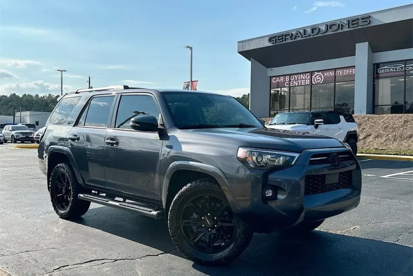 2023 Toyota 4Runner SR5 Premium photo 1