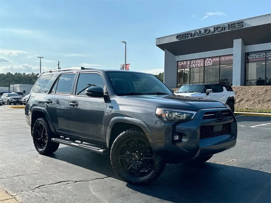 2023 Toyota 4Runner SR5 Premium photo 1