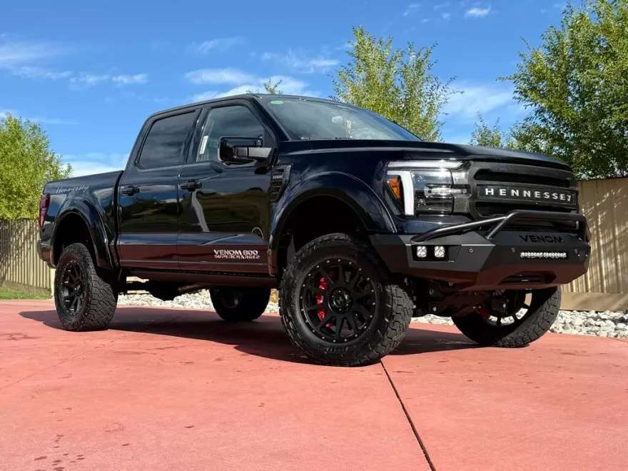 2025 Ford F-150 Lariat photo 1