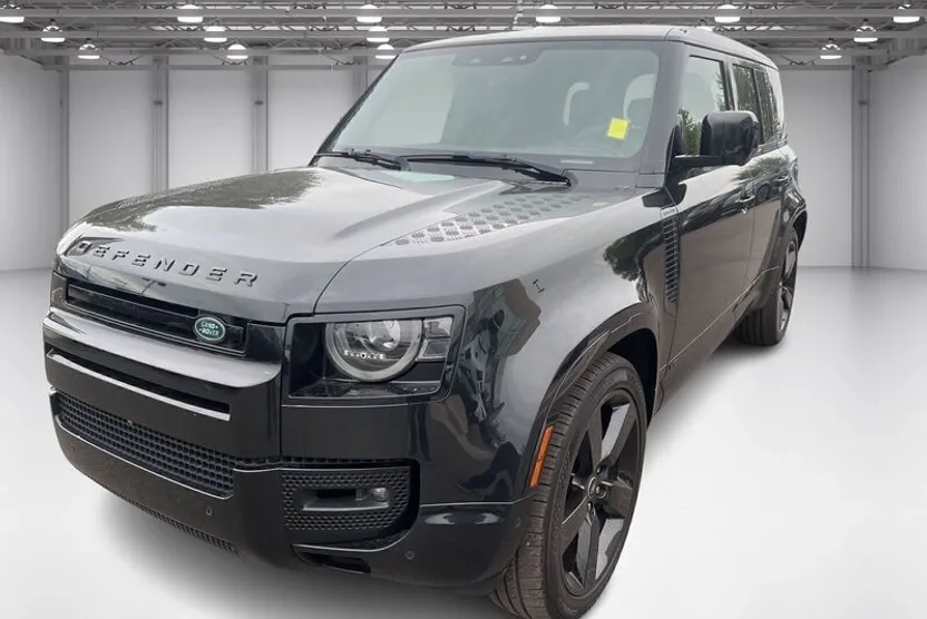 2022 Land Rover Defender V8 photo 1