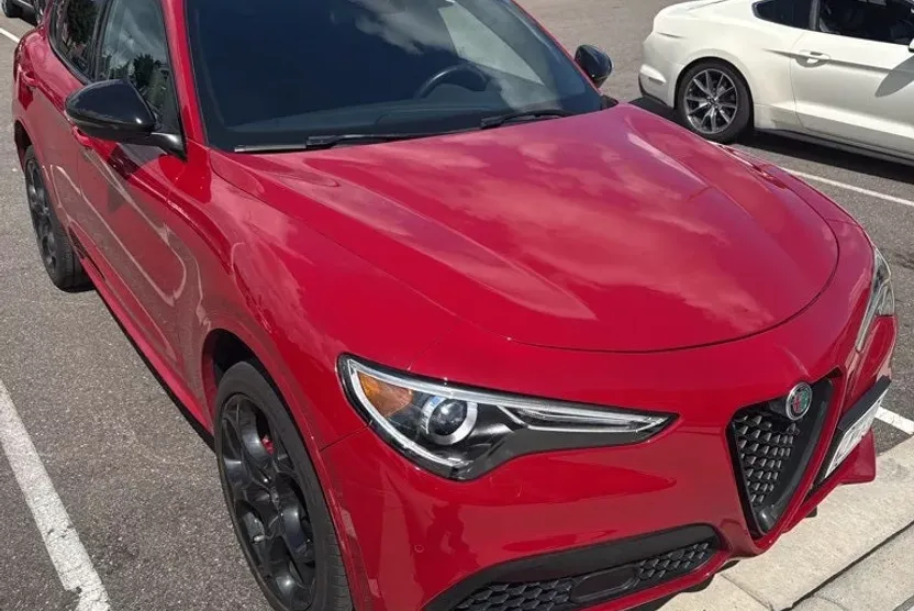 2023 Alfa Romeo Stelvio Ti photo 1