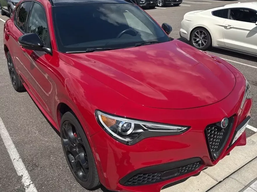 2023 Alfa Romeo Stelvio Ti photo 1