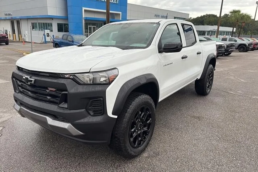 2026 Chevrolet Colorado Trail Boss photo 1