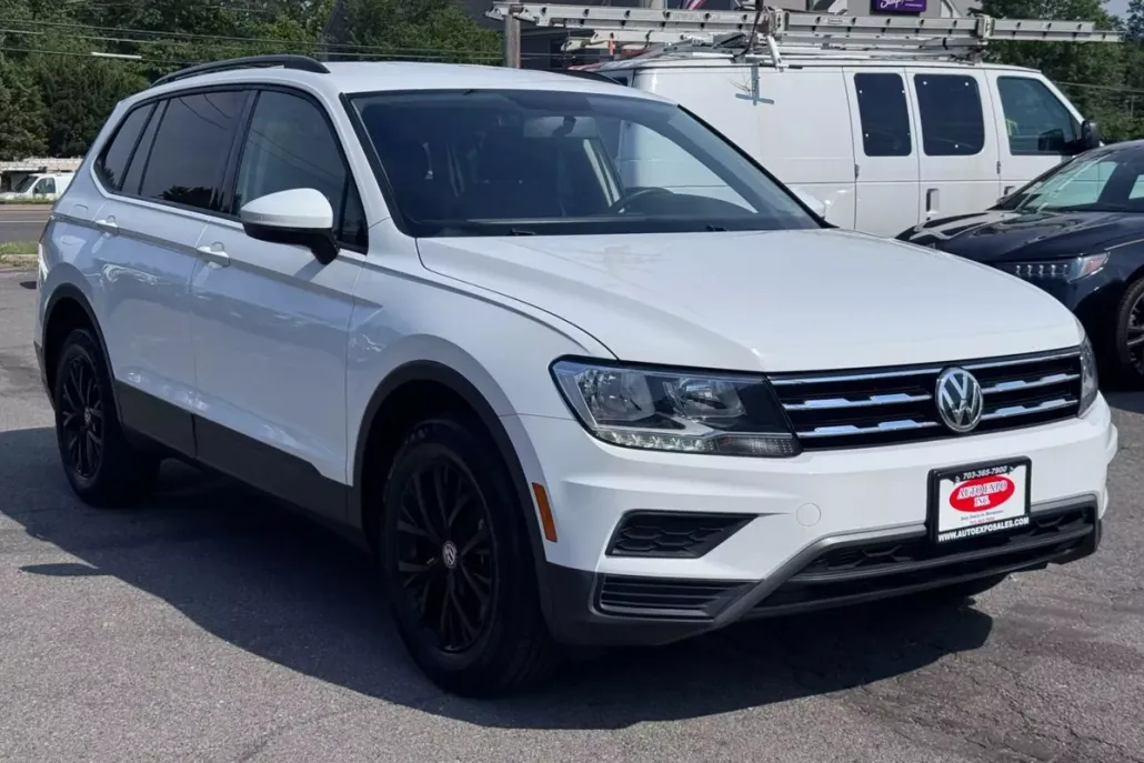 2021 Volkswagen Tiguan Sport photo 1