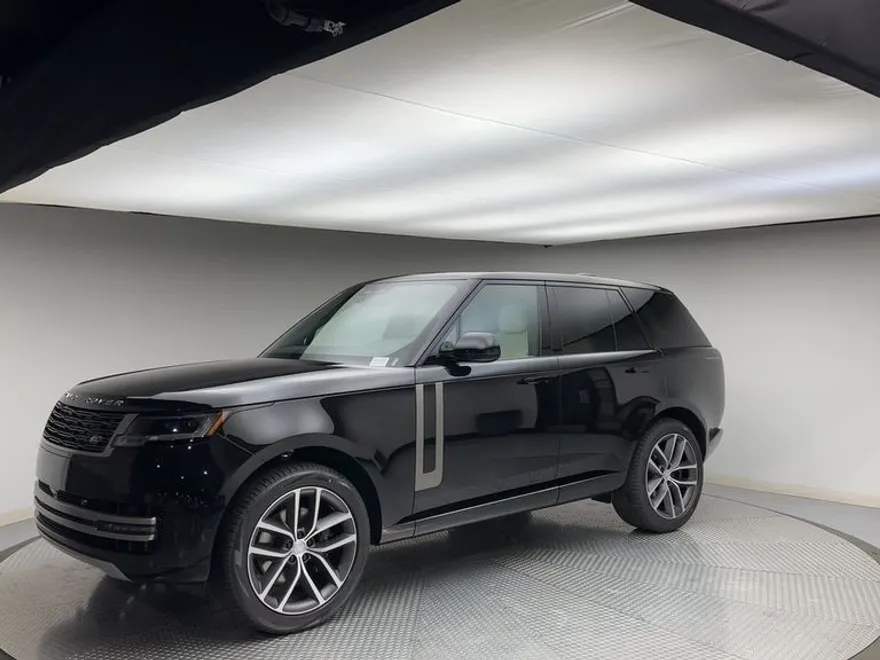 2024 Land Rover Range Rover SE photo 1