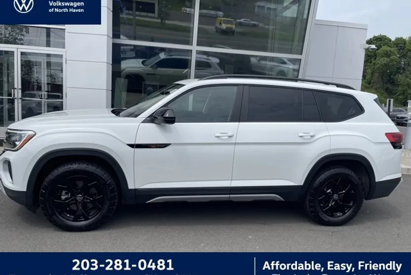 2024 Volkswagen Atlas Peak Edition SEL photo 1