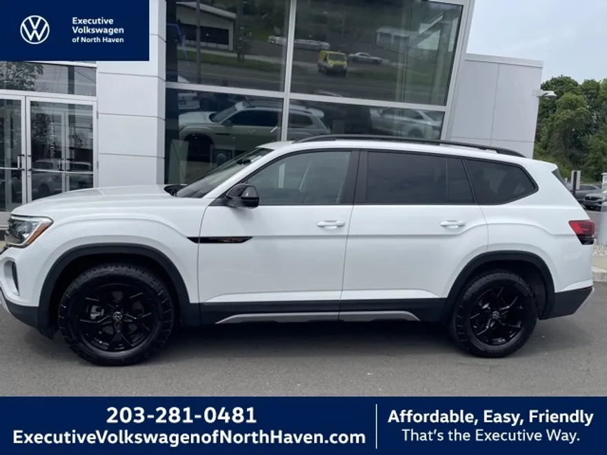 2024 Volkswagen Atlas Peak Edition SEL photo 1