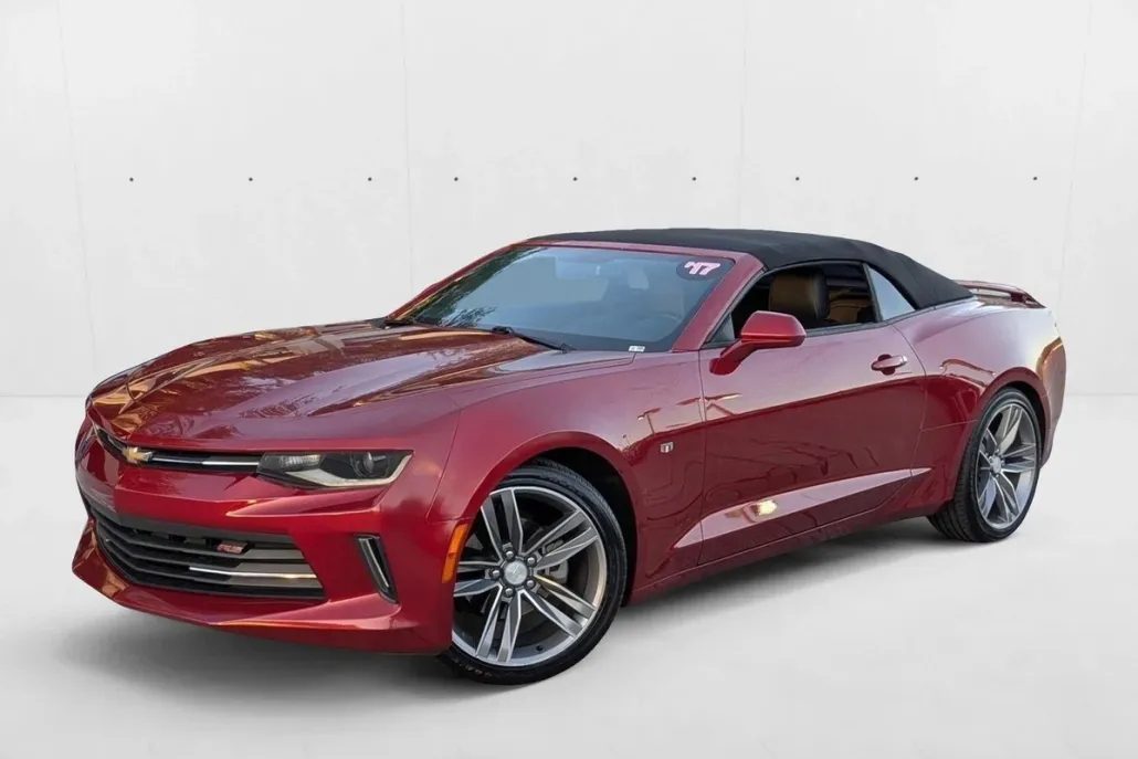 2017 Chevrolet Camaro 2LT photo 1
