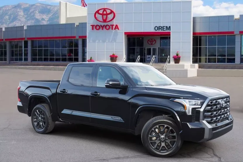 2024 Toyota Tundra Platinum photo 1