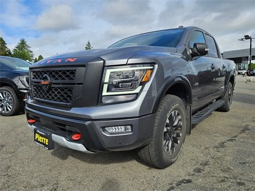 2020 Nissan Titan PRO-4X photo 1